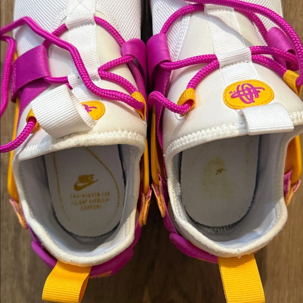 Nike Air Huarache City Low white, fuchsia, and gold color way Size 9 - Picture 9 of 12